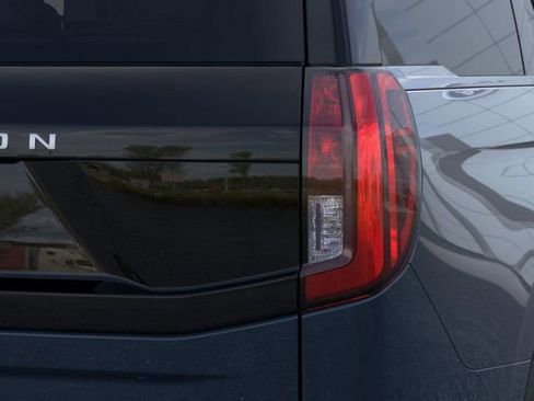 New 2025 Ford Expedition Active image 21