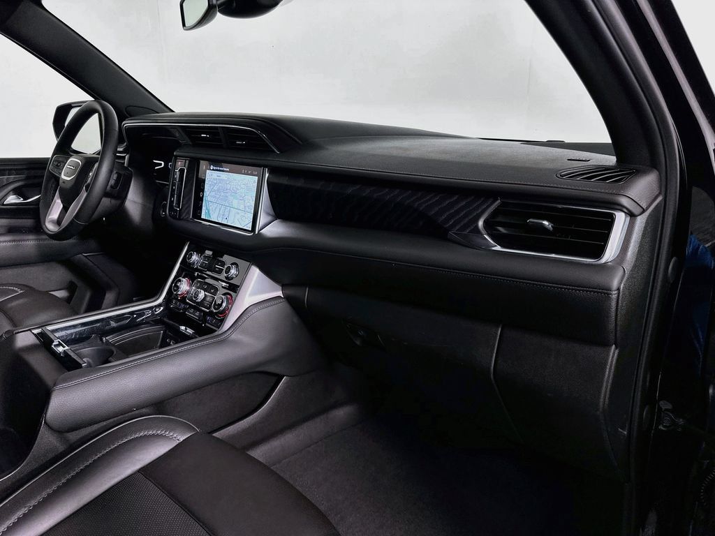 Used 2023 GMC Yukon XL Denali AWD/4WD image 31