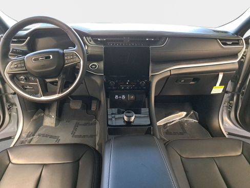 New 2025 Jeep Grand Cherokee L Limited RWD image 9