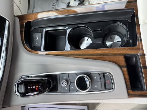 Used 2024 Cadillac Escalade Premium Luxury Platinum image 20