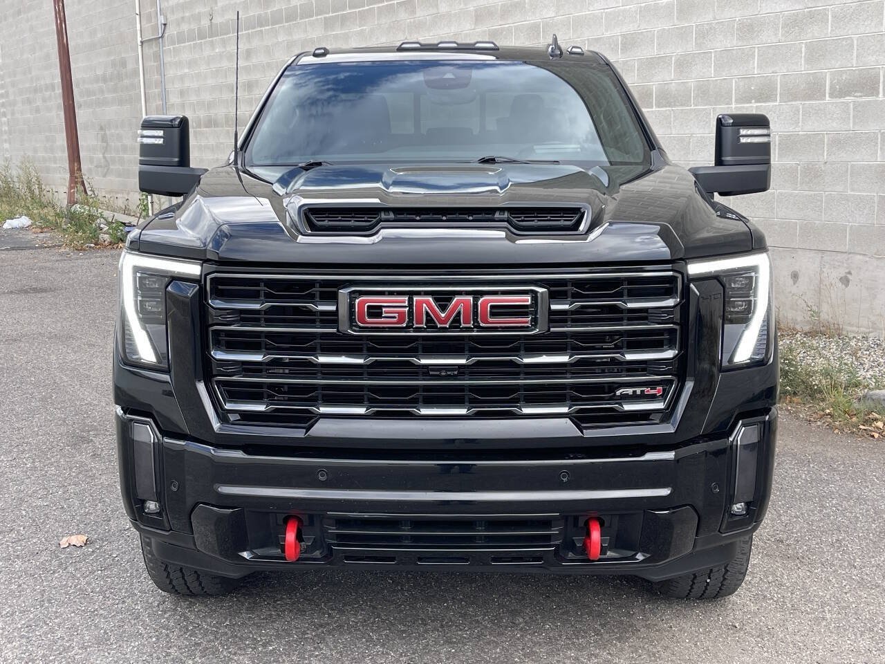 Used 2024 GMC Sierra 3500 AT4 w/ AT4 Premium Plus Package AWD/4WD image 2