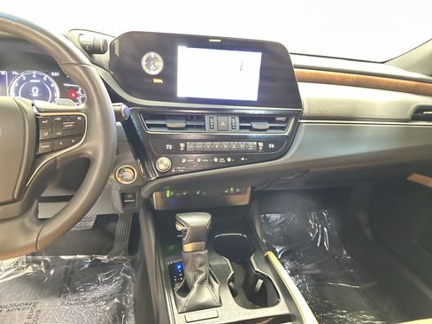 Certified 2023 Lexus ES 350 w/ Premium Package image 30