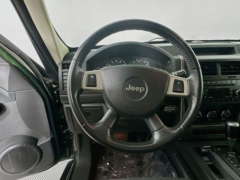 Used 2010 Jeep Liberty Renegade AWD/4WD image 15