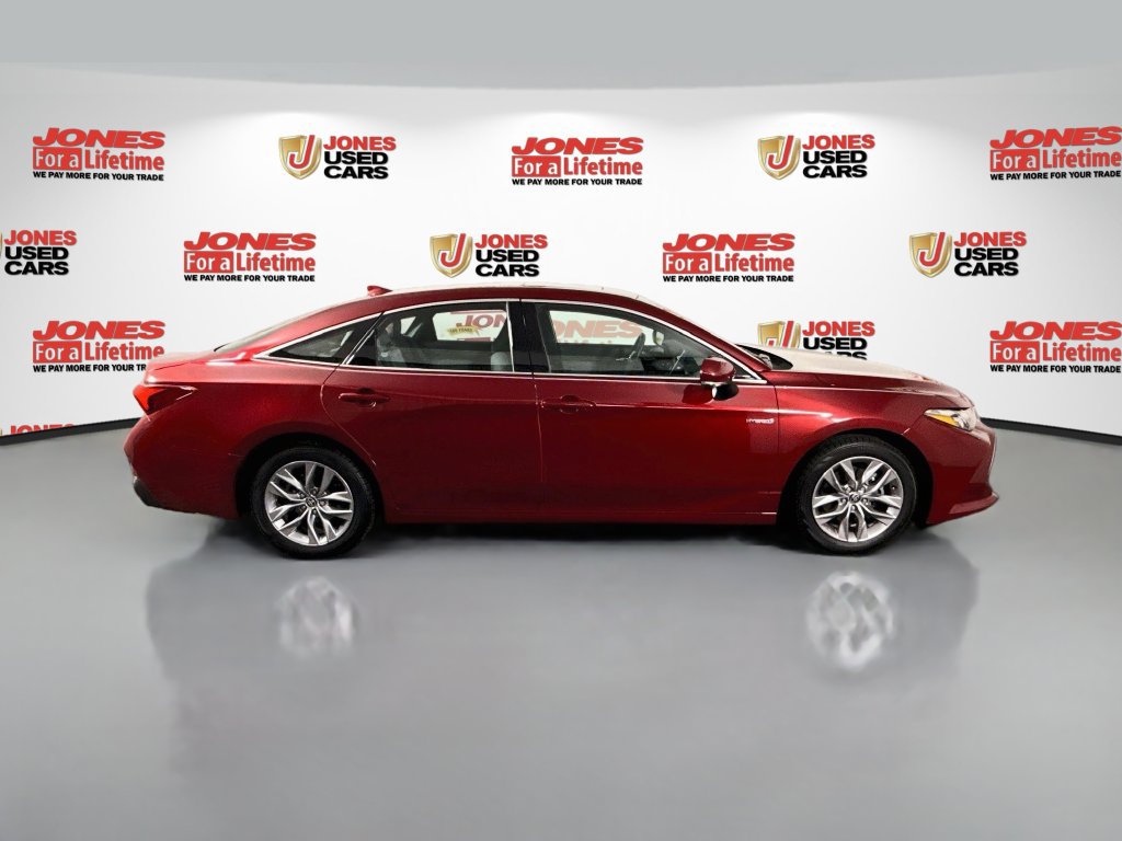 Certified 2021 Toyota Avalon XLE w/ Moonroof Package FWD image 17