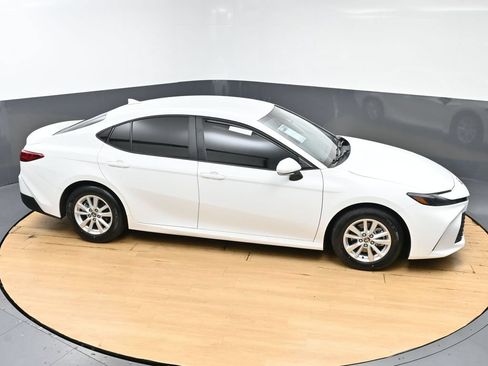 Used 2025 Toyota Camry LE FWD image 47