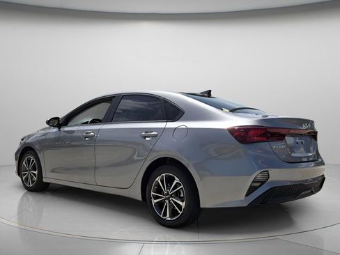 Used 2024 Kia Forte LXS image 8