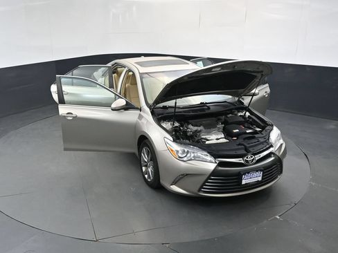 Used 2016 Toyota Camry XLE w/ Moonroof Package FWD image 17