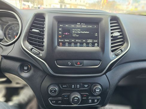 Used 2020 Jeep Cherokee Latitude Plus w/ Cold Weather Group image 26