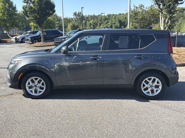 Used 2022 Kia Soul LX w/ Technology Package FWD image 4