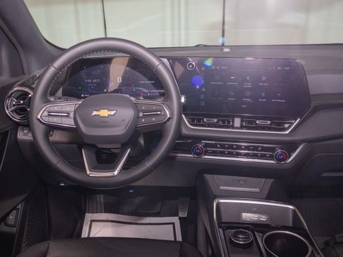 New 2027 Chevrolet Equinox LT w/ Convenience Package II FWD image 16