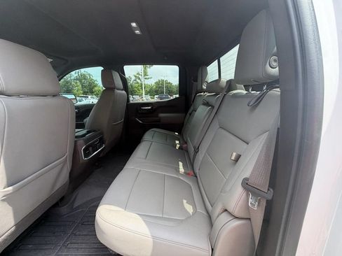 Used 2021 GMC Sierra 1500 SLT w/ SLT Premium Package AWD/4WD image 13