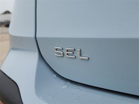 New 2025 Volkswagen Taos SEL image 5