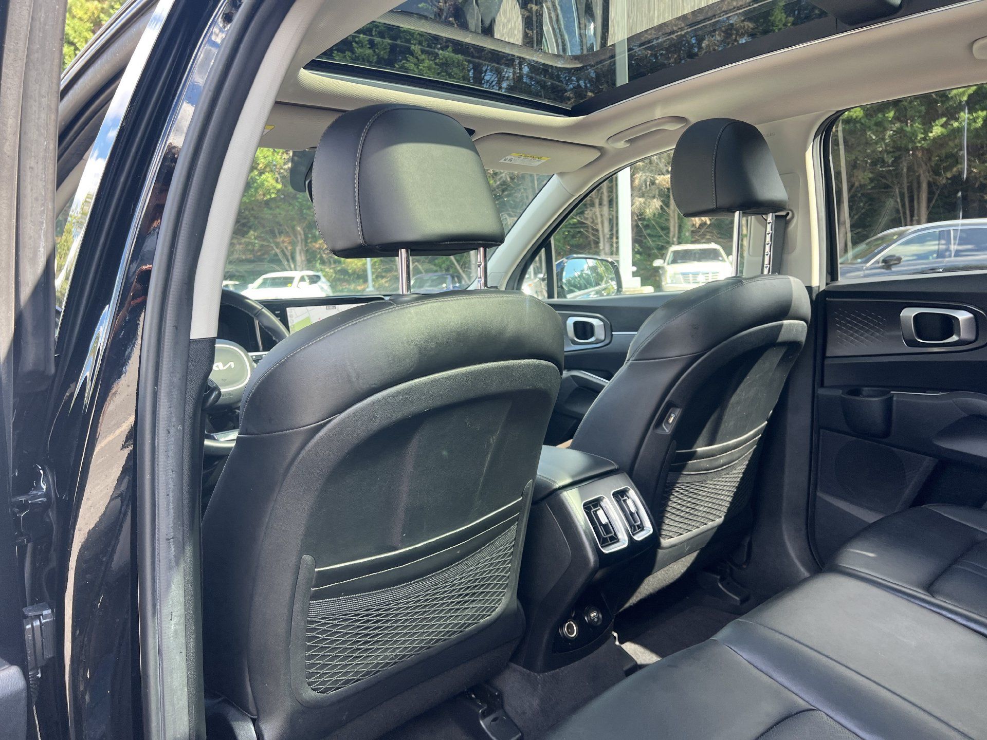 Used 2023 Kia Sorento S w/ Panoramic Sunroof Package FWD image 19