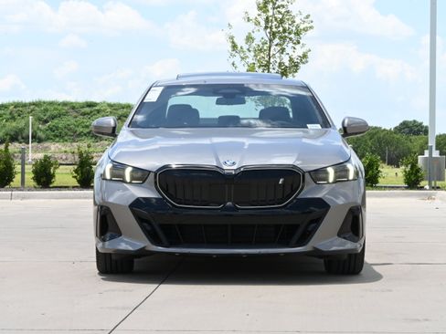 New 2027 BMW i5 eDrive40 w/ M Sport Package AWD/4WD image 2