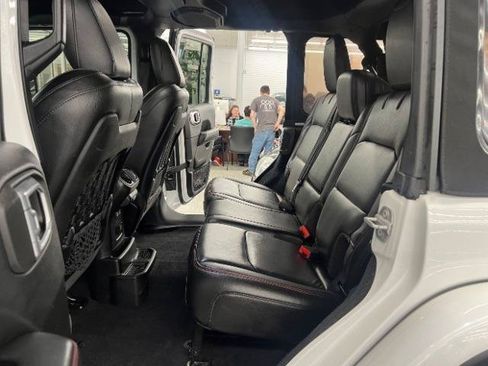 Used 2021 Jeep Wrangler Unlimited Rubicon AWD/4WD image 33