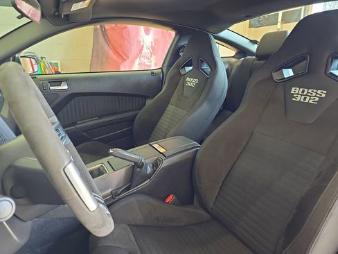 Used 2012 Ford Mustang Boss 302 w/ Boss 302 Accessory Pkg image 16