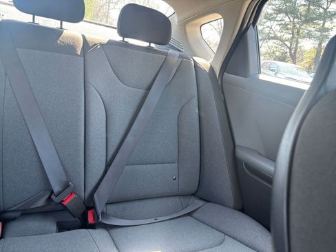 Used 2025 Kia K4 LXS image 36