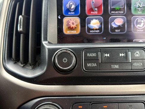 Used 2018 Chevrolet Colorado Z71 w/ Centennial Edition AWD/4WD image 29