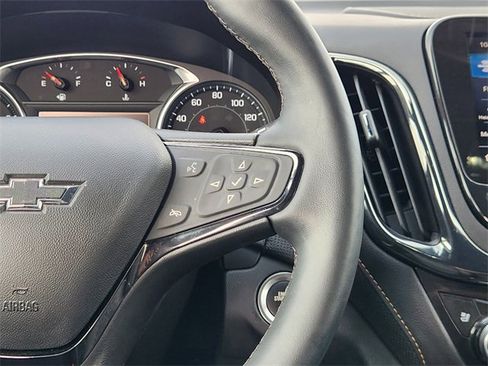 Used 2023 Chevrolet Equinox Premier image 29