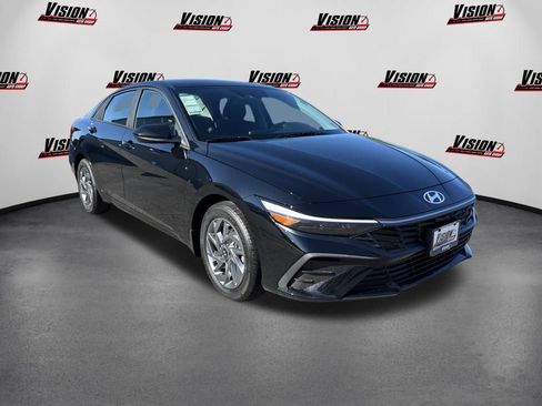 Used 2024 Hyundai Elantra SEL FWD image 7