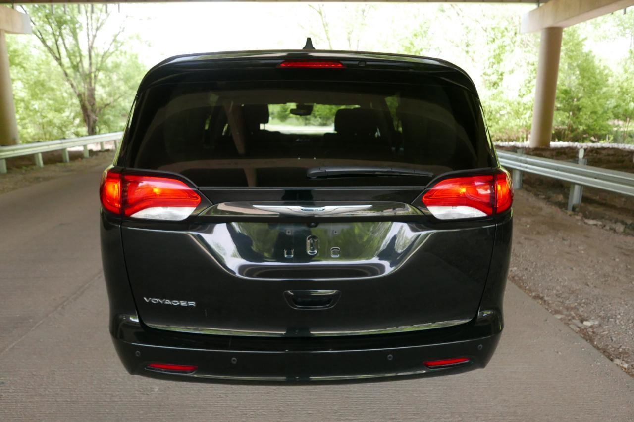 Used 2022 Chrysler Voyager LX FWD image 29