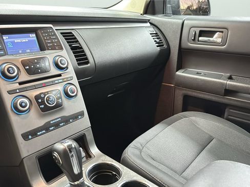 Used 2019 Ford Flex SE image 20