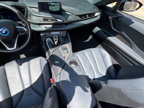 Used 2019 BMW i8 Roadster AWD/4WD image 8