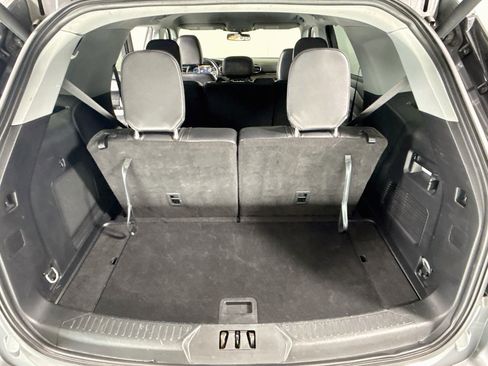 Used 2023 Ford Explorer Limited AWD/4WD image 35