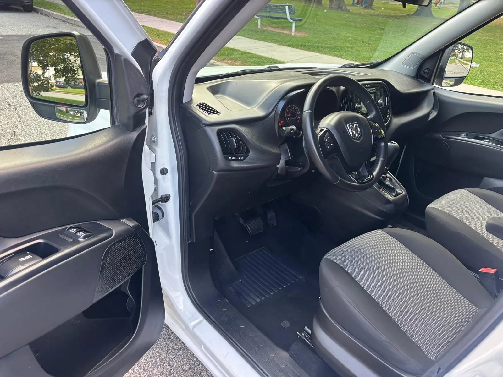 Used 2017 RAM ProMaster City Tradesman w/ Rear Back-up Camera Group FWD image 10