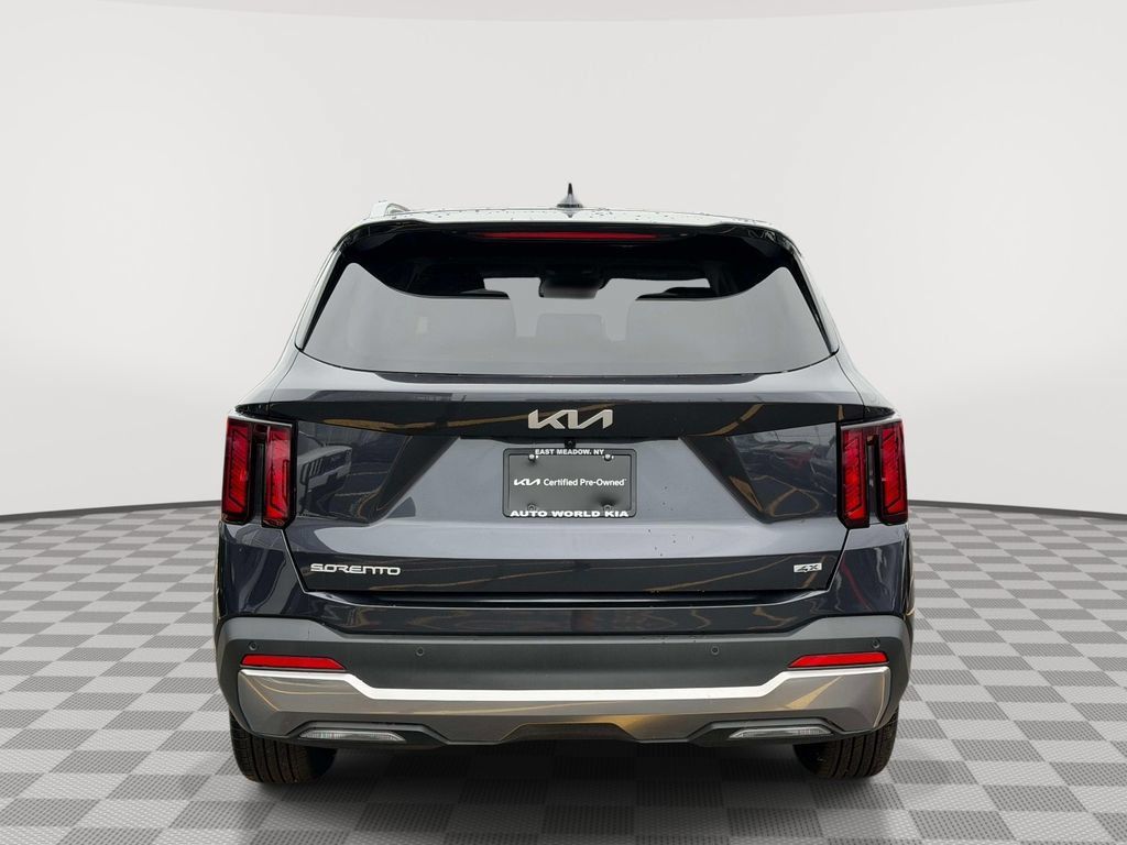 Certified 2026 Kia Sorento S AWD/4WD image 4