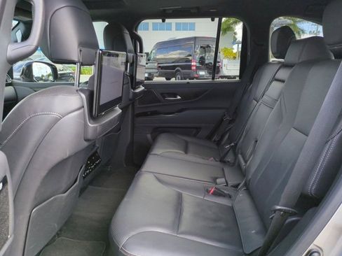 Used 2022 Lexus LX 600 4WD w/ Luxury Package image 14