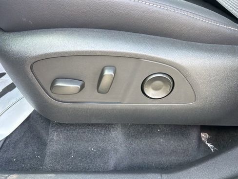 New 2026 Chevrolet Traverse LT w/ Sun and Wheel Package FWD image 16