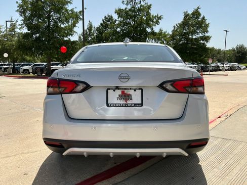 Used 2025 Nissan Versa SV FWD image 7