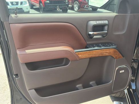 Used 2016 Chevrolet Silverado 1500 High Country w/ High Country Premium Package AWD/4WD image 9