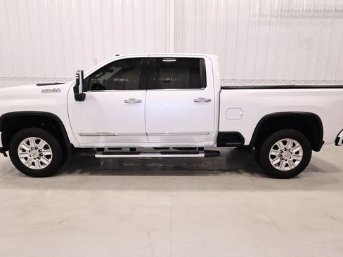 Used 2025 Chevrolet Silverado 2500 High Country w/ High Country Premium Package image 4