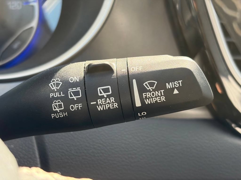 Certified 2023 Chrysler Pacifica Touring-L FWD image 28