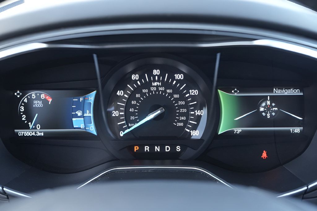Used 2015 Ford Fusion Titanium FWD image 29
