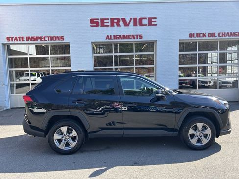 Used 2024 Toyota RAV4 XLE w/ Convenience Package image 32