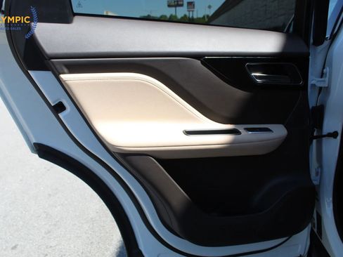 Used 2017 Jaguar F-PACE Prestige image 41