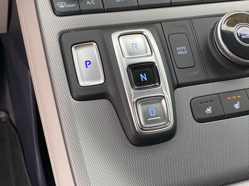 Used 2025 Hyundai Palisade Limited image 18