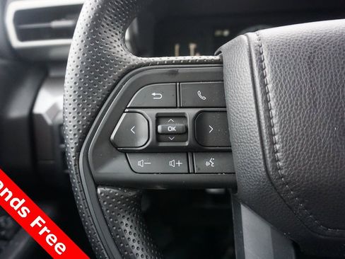 Used 2025 Toyota Tacoma SR5 image 4