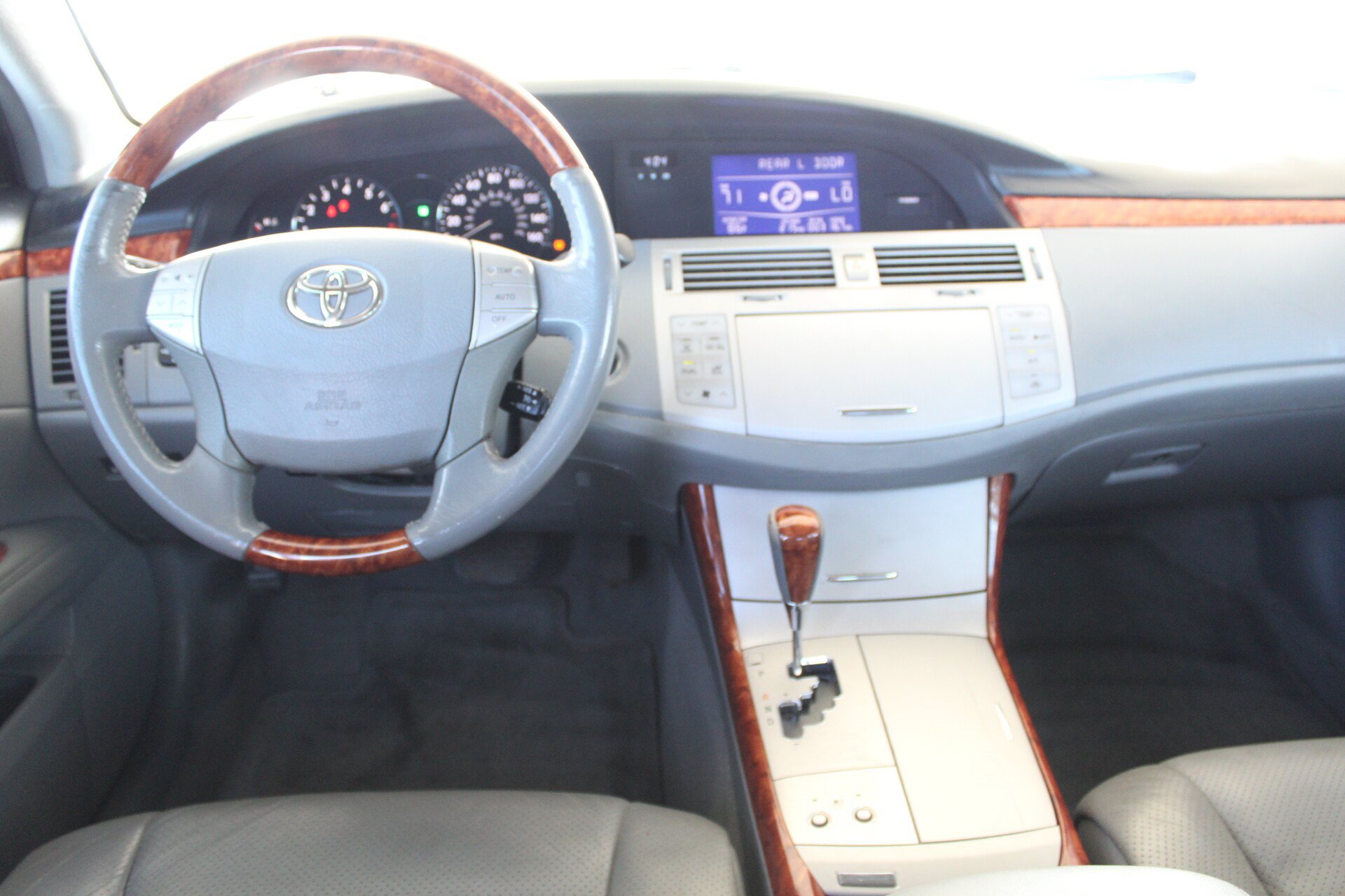 Used 2007 Toyota Avalon Limited FWD image 23