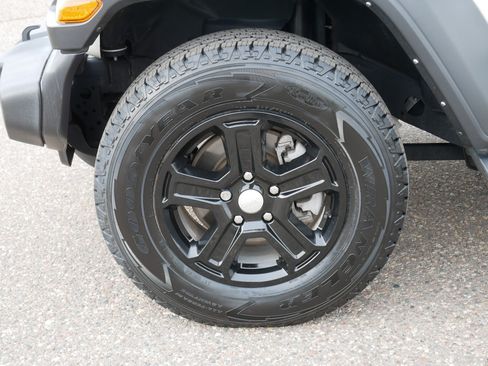 Used 2022 Jeep Wrangler Unlimited Sport image 15