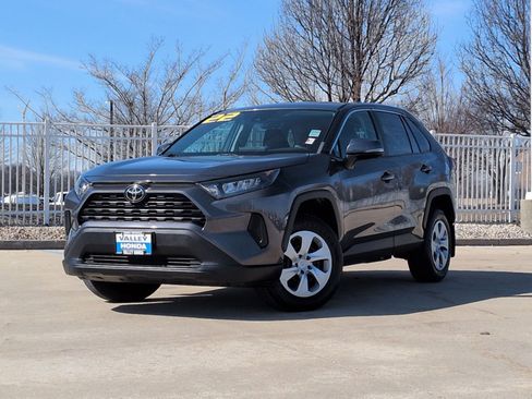 Used 2022 Toyota RAV4 LE image 2