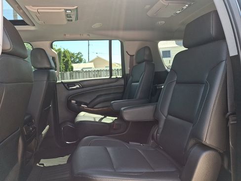 Used 2019 Chevrolet Suburban Premier AWD/4WD image 10