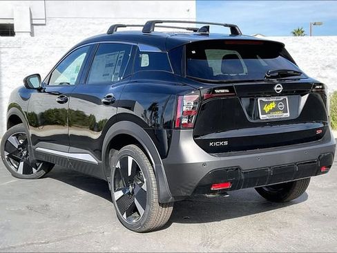 New 2026 Nissan Kicks SR FWD image 2