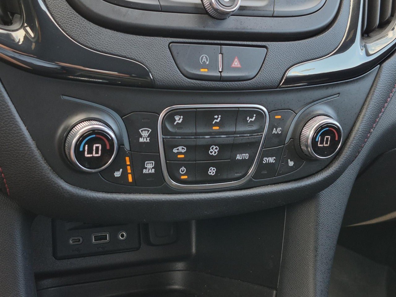 Certified 2023 Chevrolet Equinox RS FWD image 28