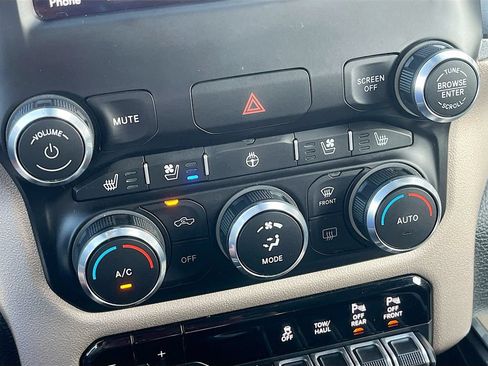 Used 2019 RAM 1500 Laramie AWD/4WD image 20