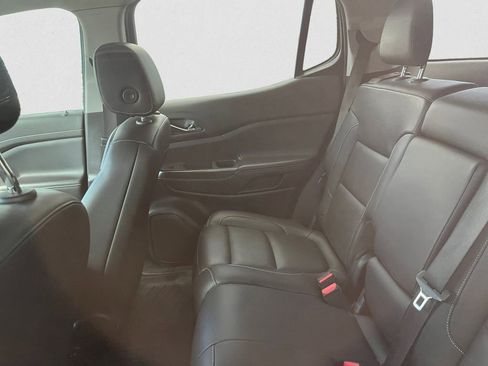 Used 2019 GMC Acadia SLT AWD/4WD image 8