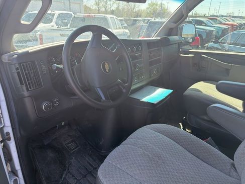Used 2016 Chevrolet Express 3500 LT w/ LT Preferred Equipment Group RWD image 12